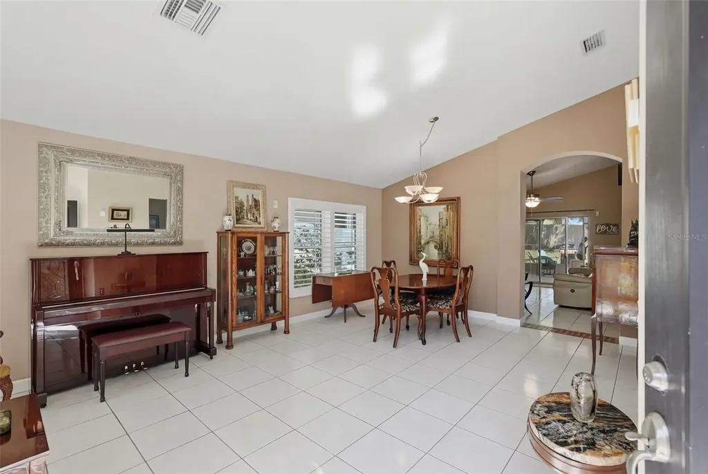 1240 Bluffs Circle Dunedin FL 34698