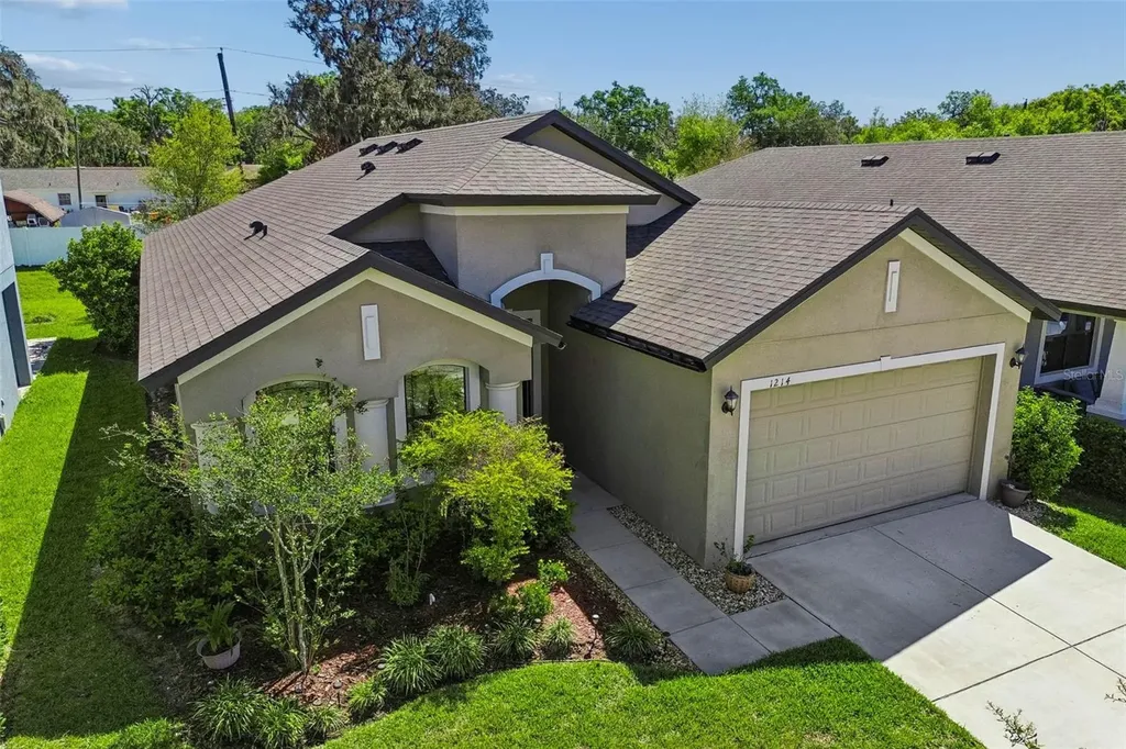 1214 Florablu Drive Seffner FL 33584
