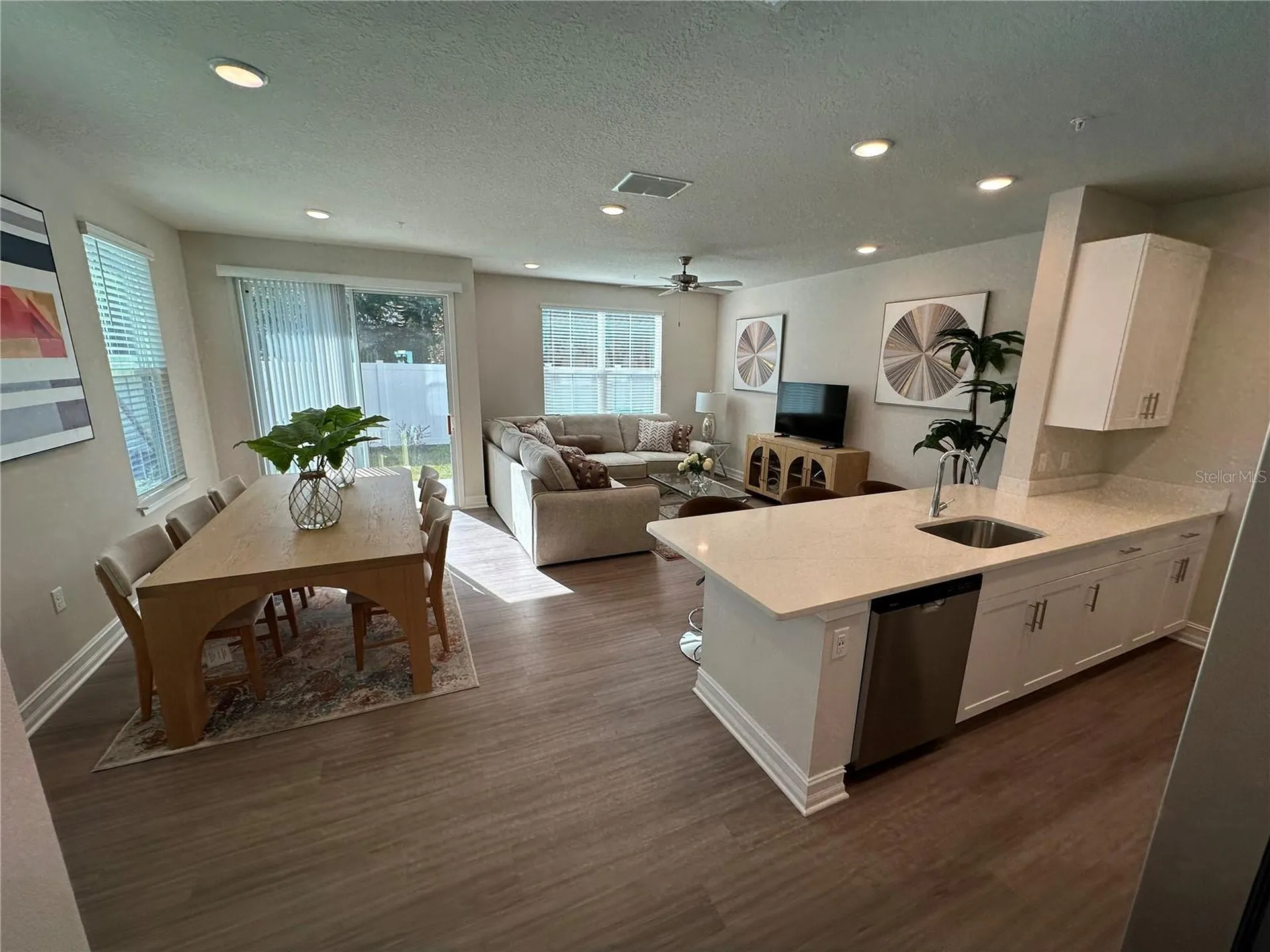 1129 E Caroline Street Tavares FL 32778