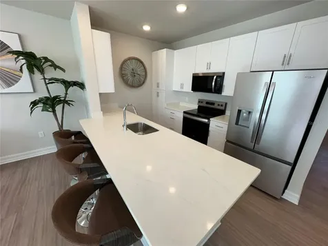 1129 E Caroline Street Tavares FL 32778