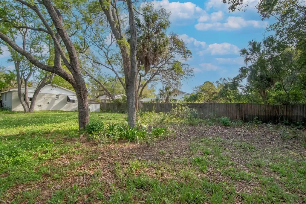2826 W Shelton Avenue Tampa FL 33611