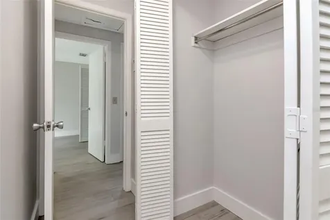 2826 W Shelton Avenue Tampa FL 33611
