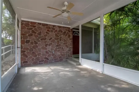 2826 W Shelton Avenue Tampa FL 33611
