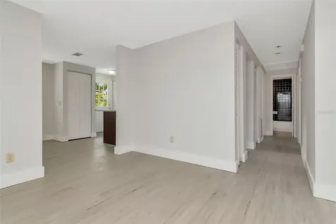 2826 W Shelton Avenue Tampa FL 33611