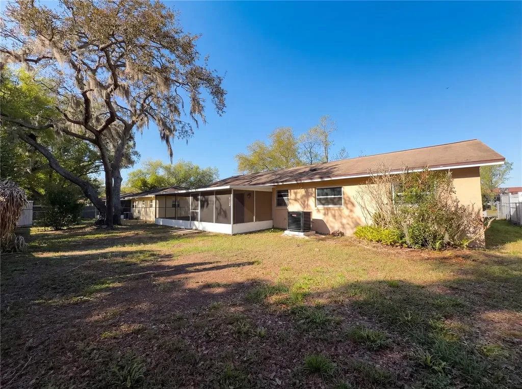 1203 Bristolwood Street Brandon FL 33510