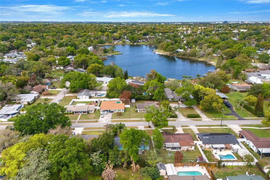 2923 Conway Gardens Road Orlando FL 32806