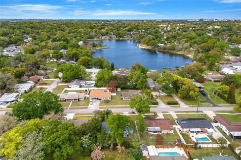 2923 Conway Gardens Road Orlando FL 32806