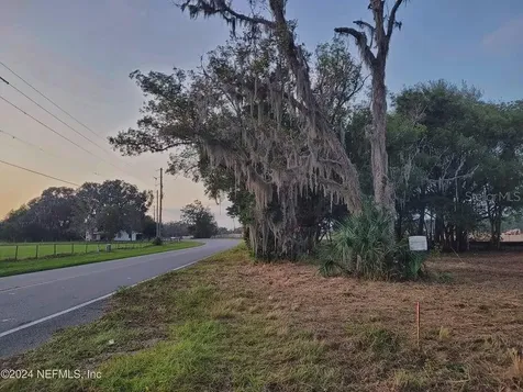 1250 Huntington Road Crescent City FL 32112