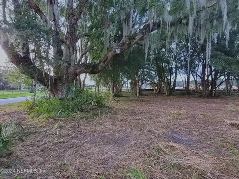 1250 Huntington Road Crescent City FL 32112