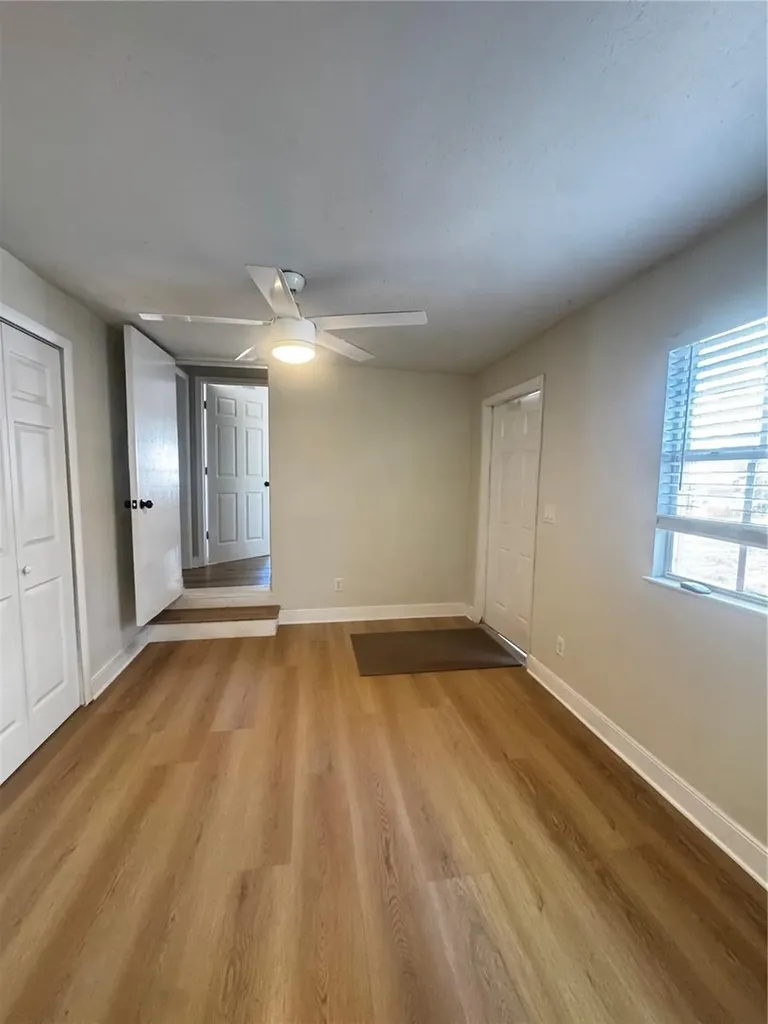 3008 Hillview Street Sarasota FL 34239
