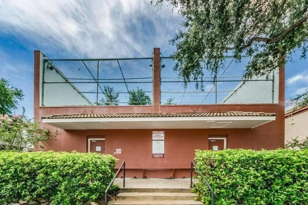 10265 Gandy Boulevard N St Petersburg FL 33702