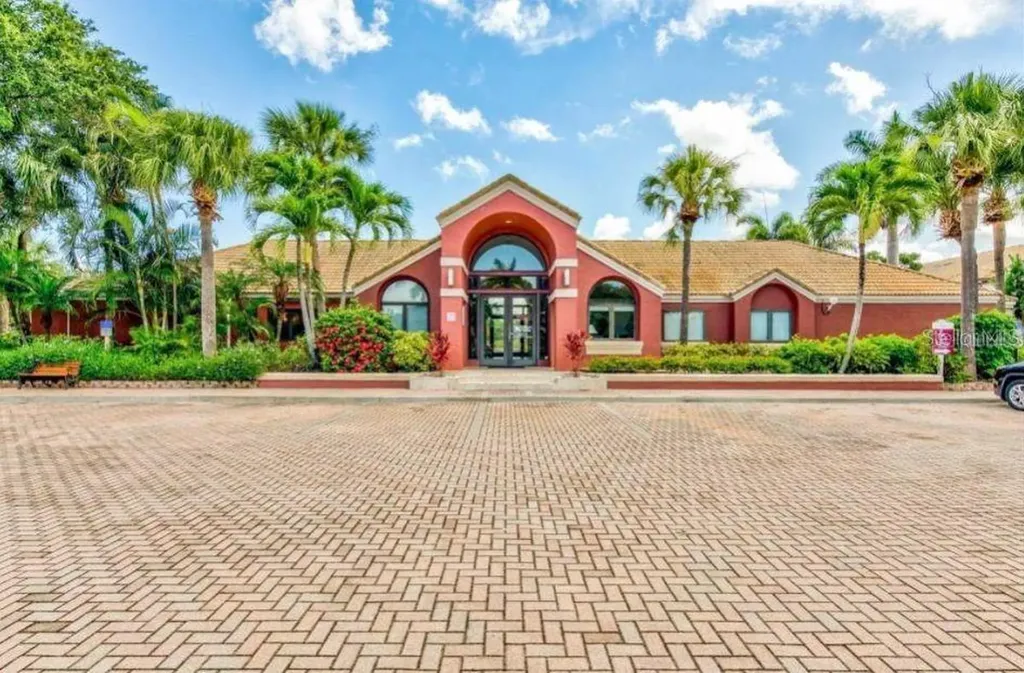 10265 Gandy Boulevard N St Petersburg FL 33702
