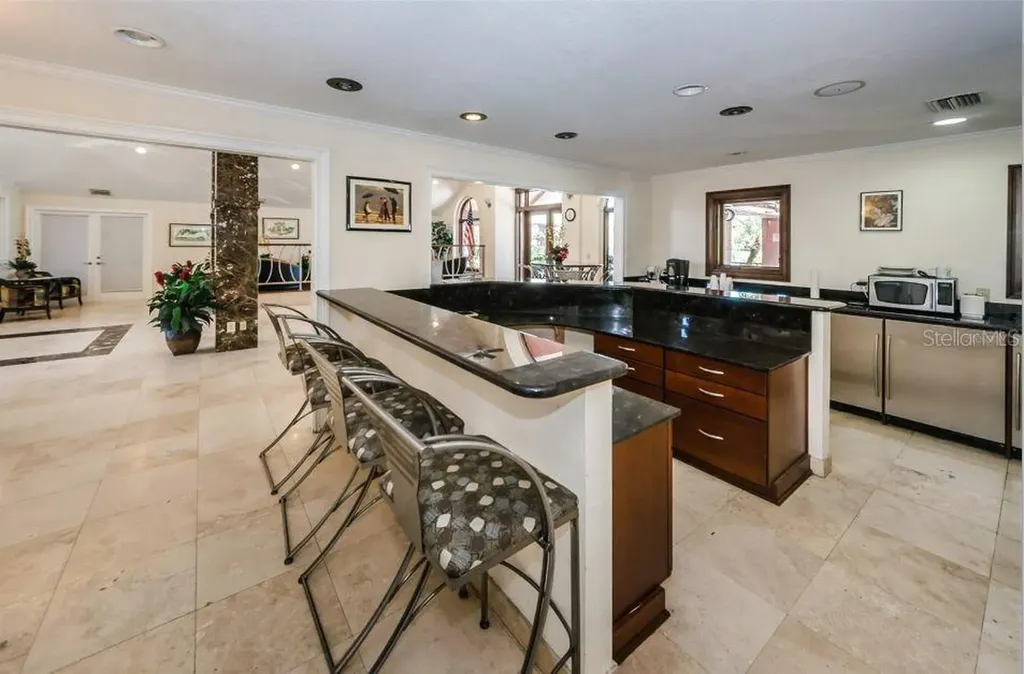 10265 Gandy Boulevard N St Petersburg FL 33702