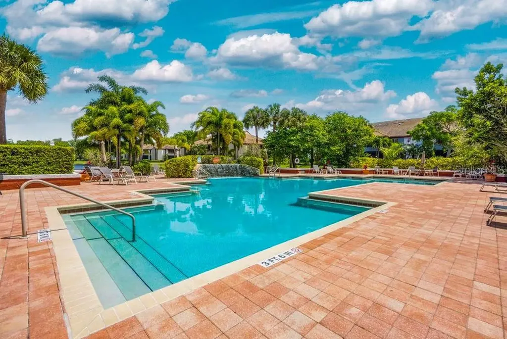 10265 Gandy Boulevard N St Petersburg FL 33702