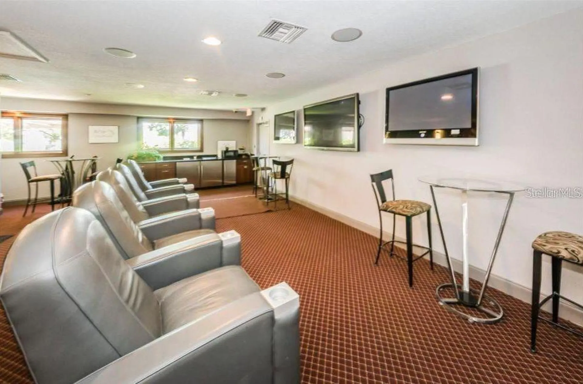 10265 Gandy Boulevard N St Petersburg FL 33702
