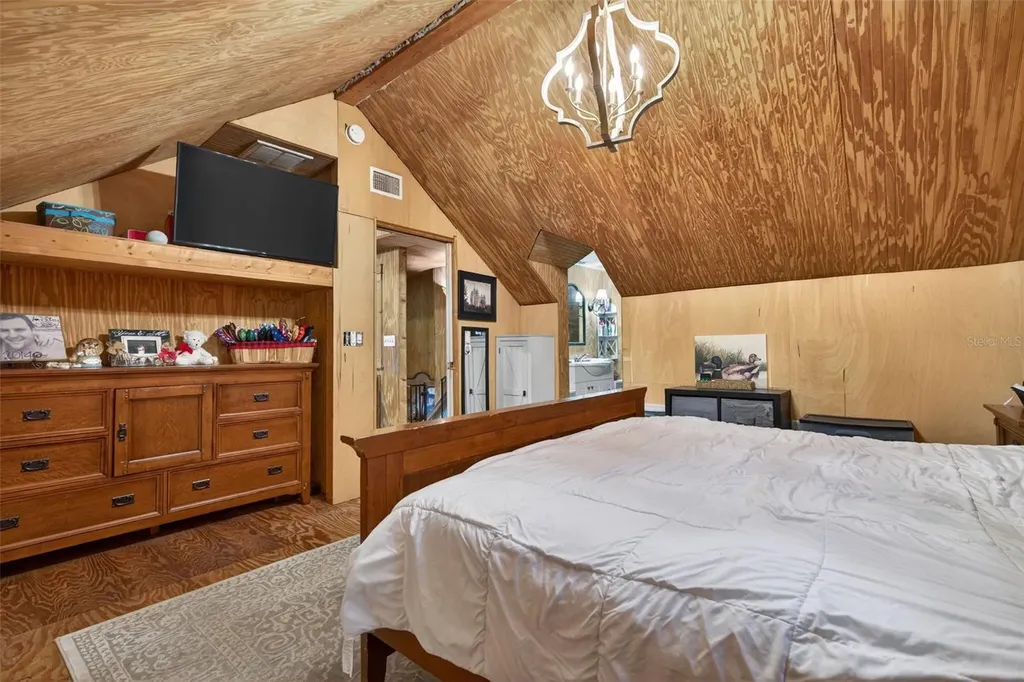 5572 S Marlin Point Floral City FL 34436