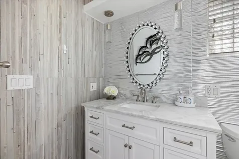 117 Aurora Street E Venice FL 34285
