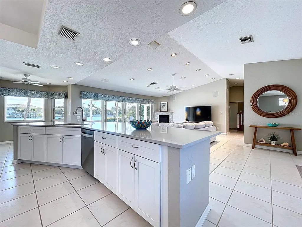 7711 Bayshore Drive Treasure Island FL 33706
