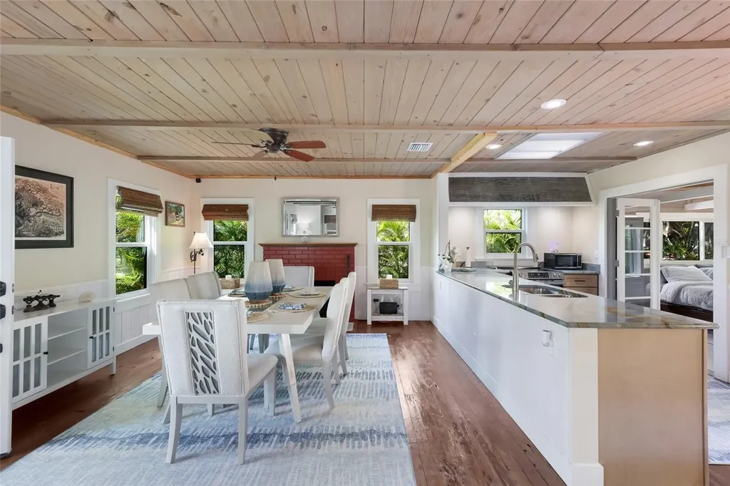 7030 Poinsettia Avenue Longboat Key FL 34228