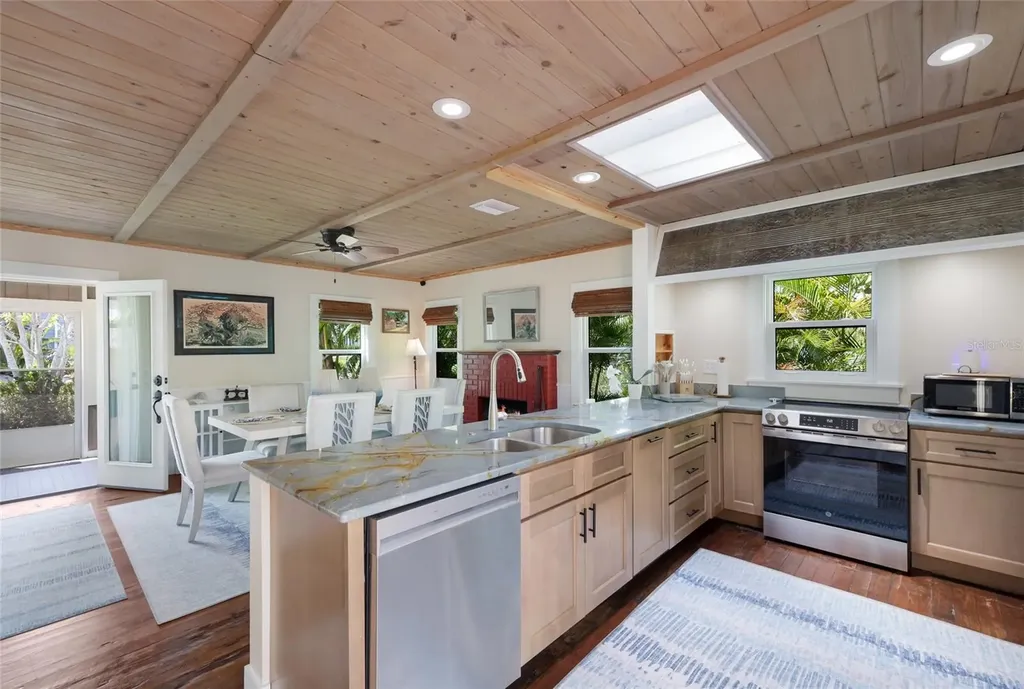 7030 Poinsettia Avenue Longboat Key FL 34228