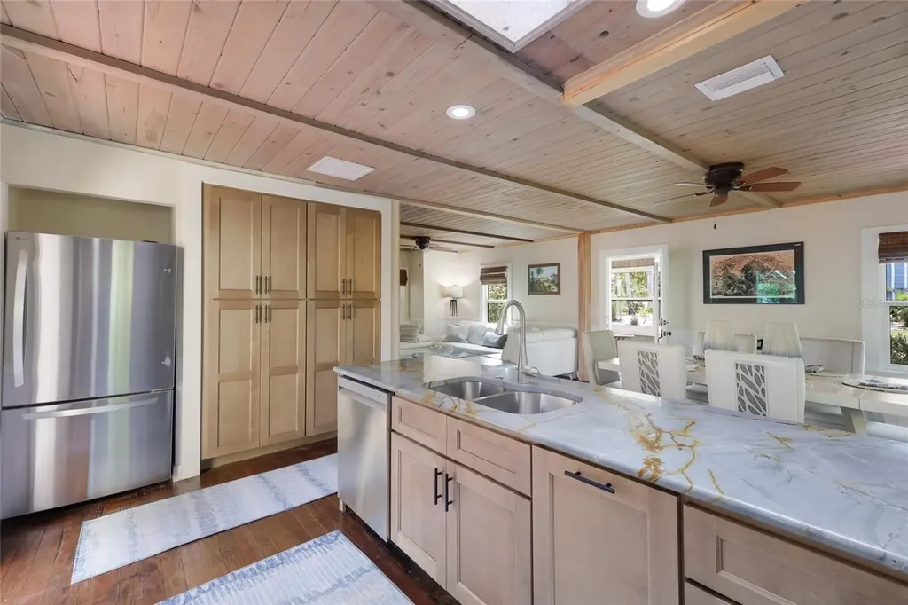 7030 Poinsettia Avenue Longboat Key FL 34228