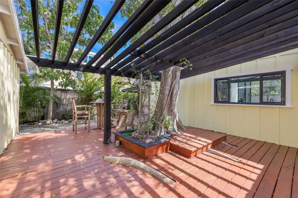 7030 Poinsettia Avenue Longboat Key FL 34228