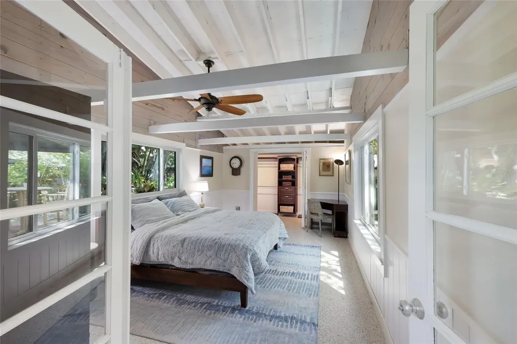7030 Poinsettia Avenue Longboat Key FL 34228