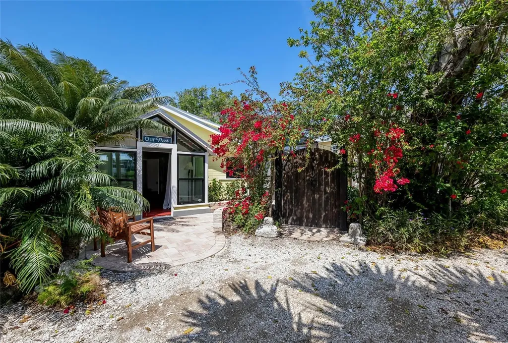 7030 Poinsettia Avenue Longboat Key FL 34228