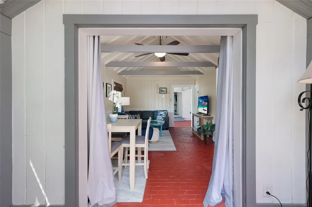 7030 Poinsettia Avenue Longboat Key FL 34228