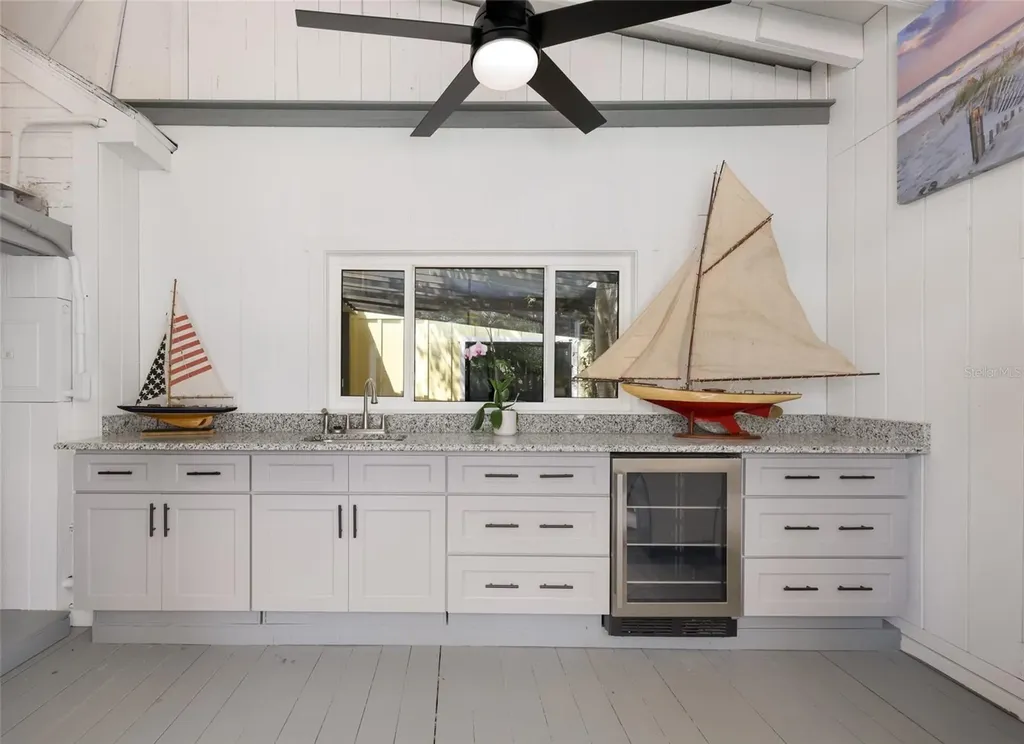 7030 Poinsettia Avenue Longboat Key FL 34228
