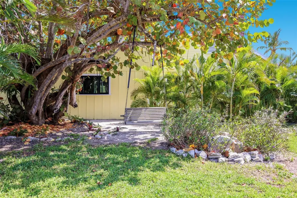 7030 Poinsettia Avenue Longboat Key FL 34228