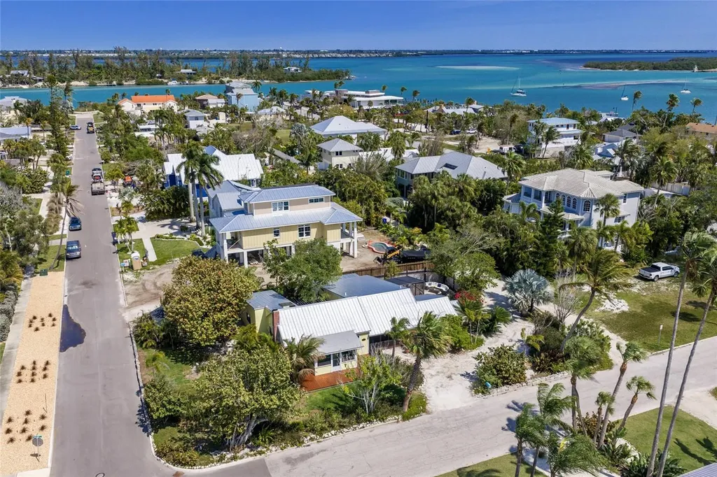 7030 Poinsettia Avenue Longboat Key FL 34228