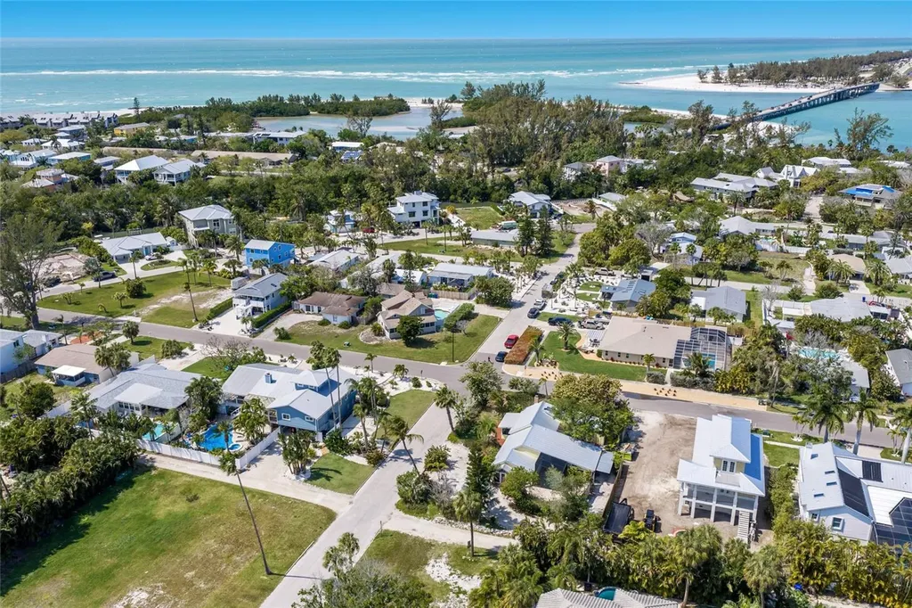 7030 Poinsettia Avenue Longboat Key FL 34228