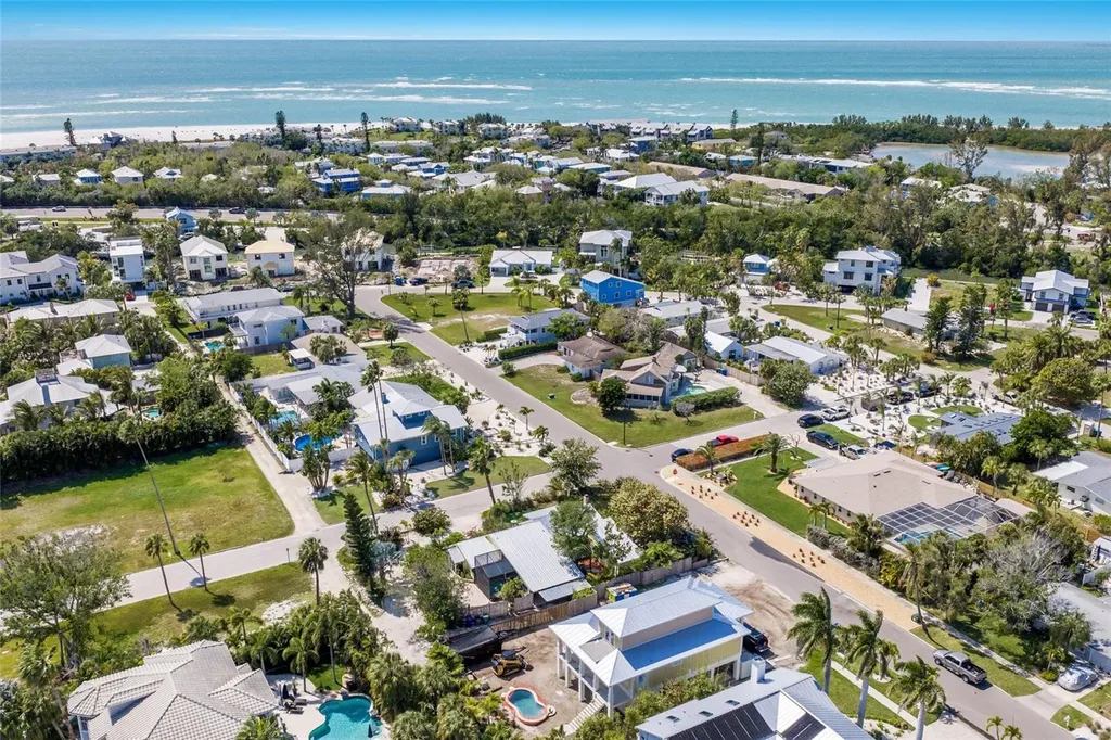 7030 Poinsettia Avenue Longboat Key FL 34228