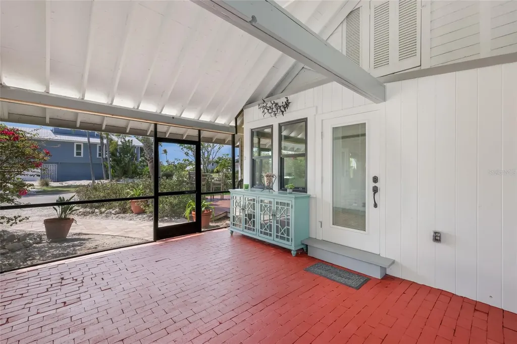 7030 Poinsettia Avenue Longboat Key FL 34228