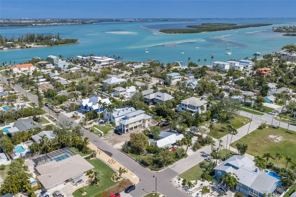 7030 Poinsettia Avenue Longboat Key FL 34228