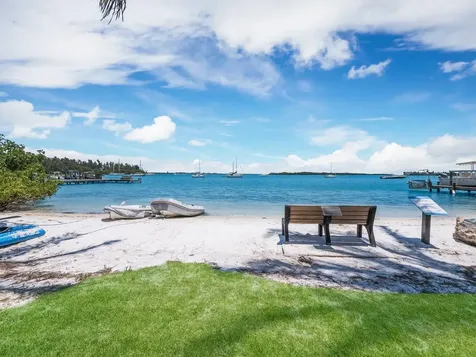 7030 Poinsettia Avenue Longboat Key FL 34228