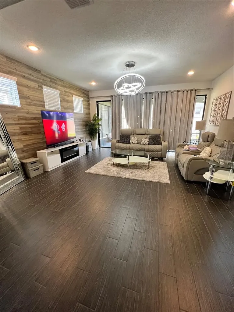 2820 Chantilly Avenue Kissimmee FL 34741