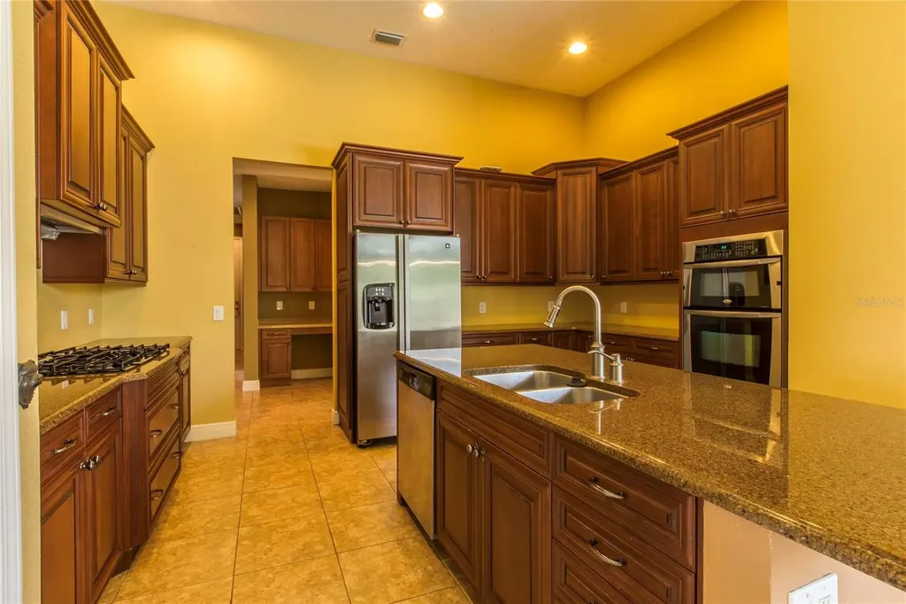 20003 Ryman Place Tampa FL 33647