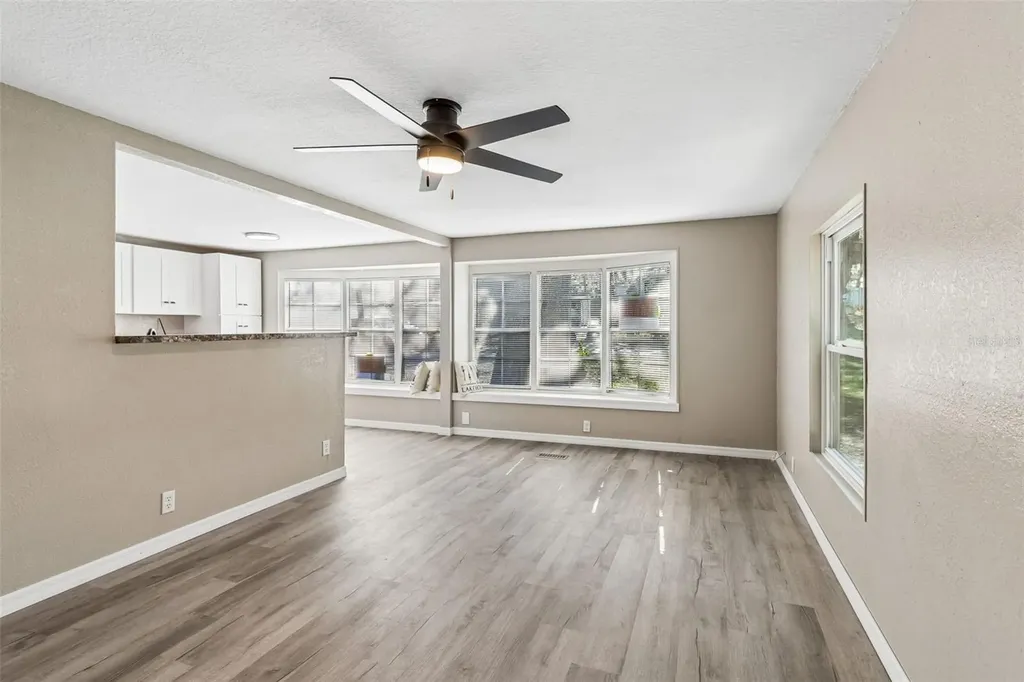 823 Elkan Drive Tarpon Springs FL 34689