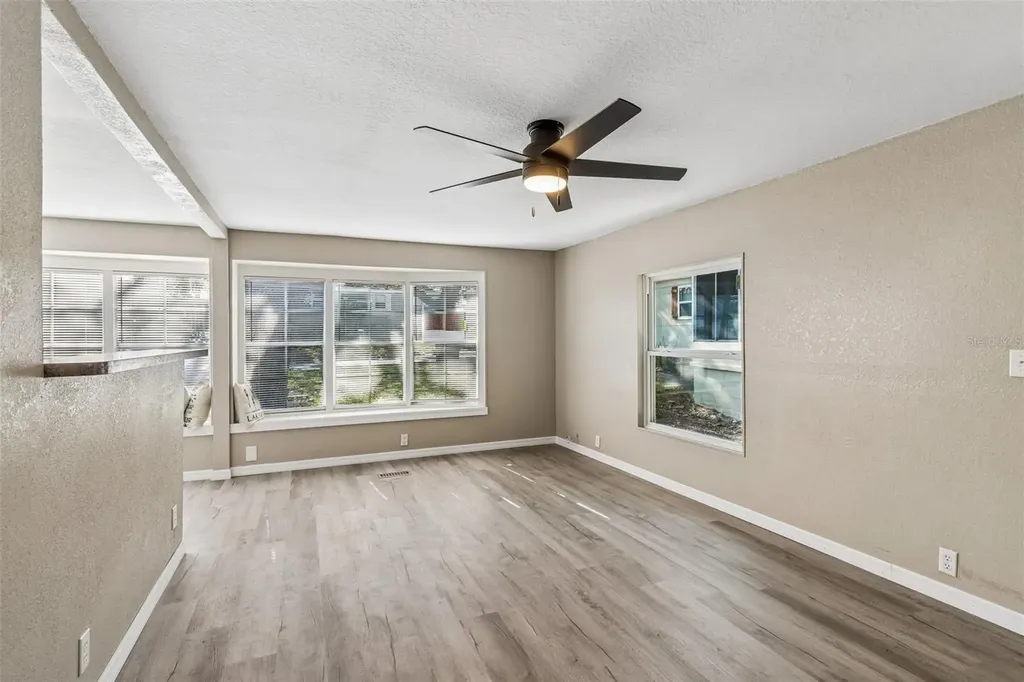 823 Elkan Drive Tarpon Springs FL 34689