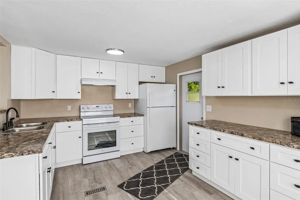 823 Elkan Drive Tarpon Springs FL 34689