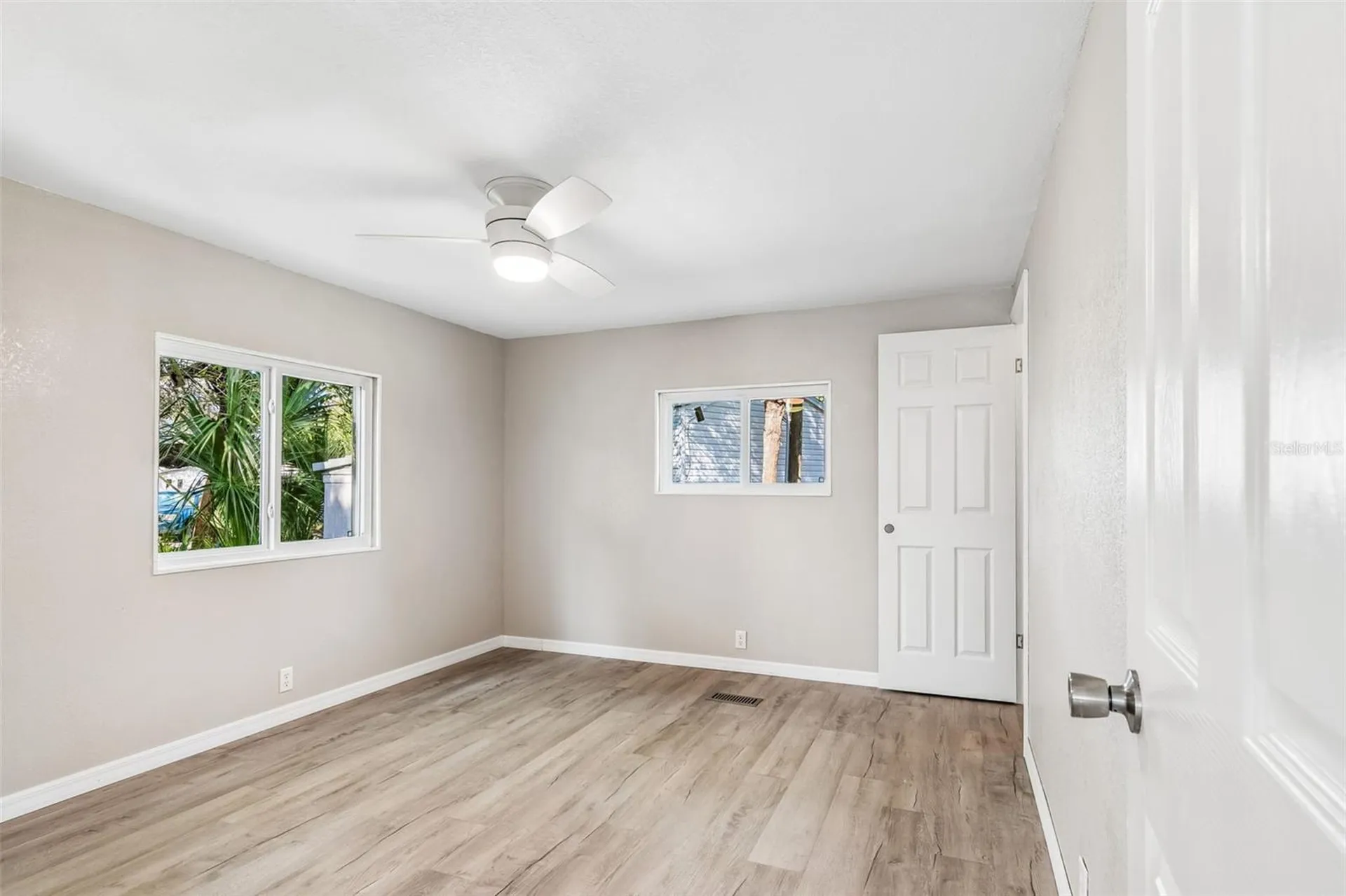 823 Elkan Drive Tarpon Springs FL 34689