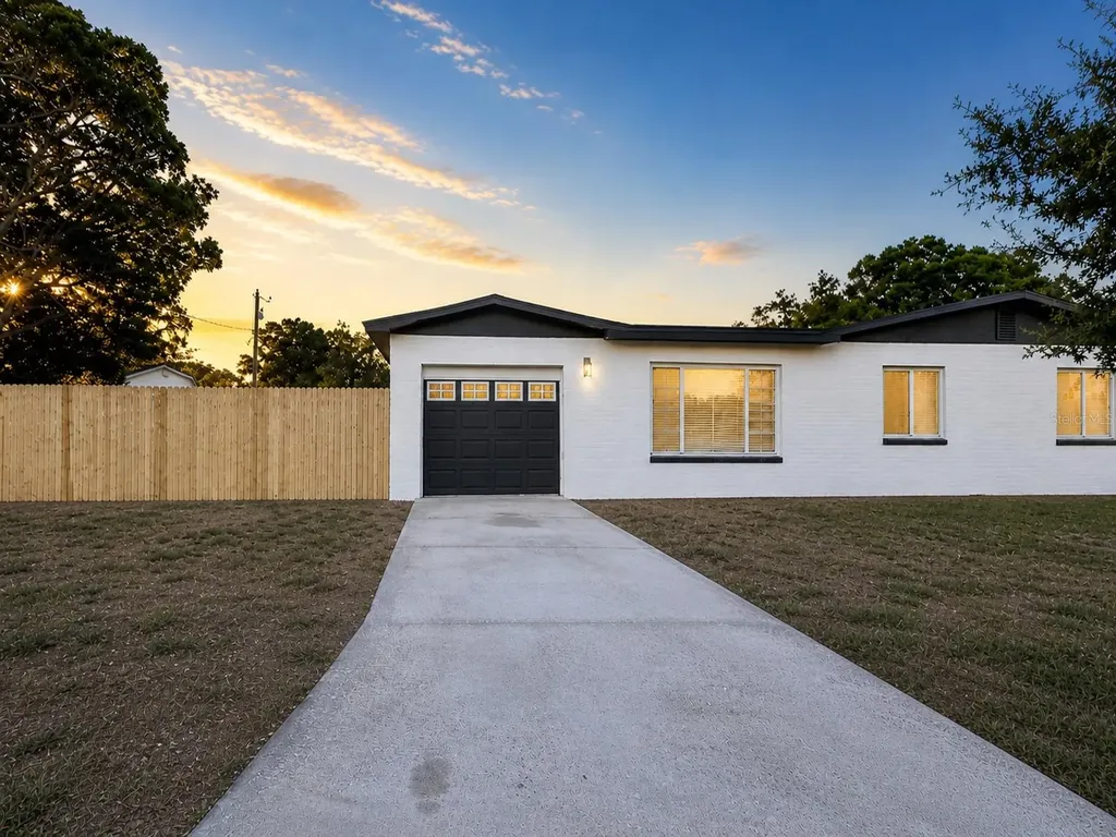 4263 7th Avenue N St Petersburg FL 33713