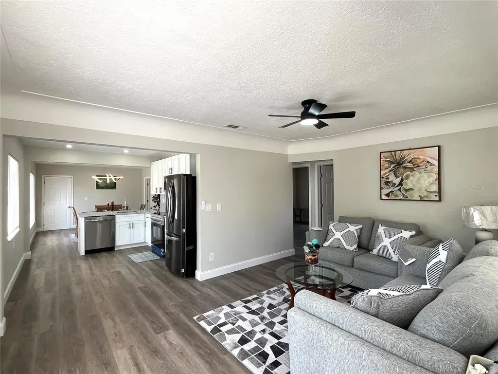 4263 7th Avenue N St Petersburg FL 33713