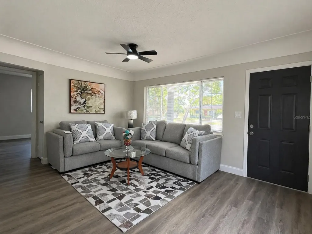 4263 7th Avenue N St Petersburg FL 33713