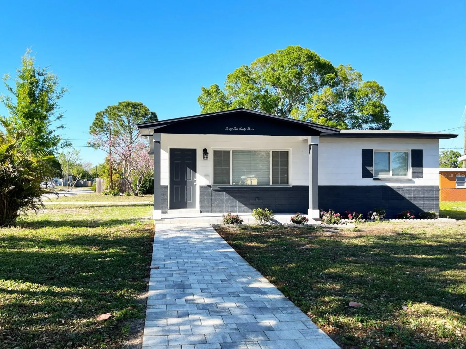 4263 7th Avenue N St Petersburg FL 33713