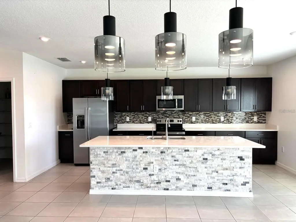 397 Citrine Loop Kissimmee FL 34758