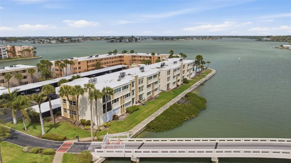 7465 Bay Island Drive S South Pasadena FL 33707