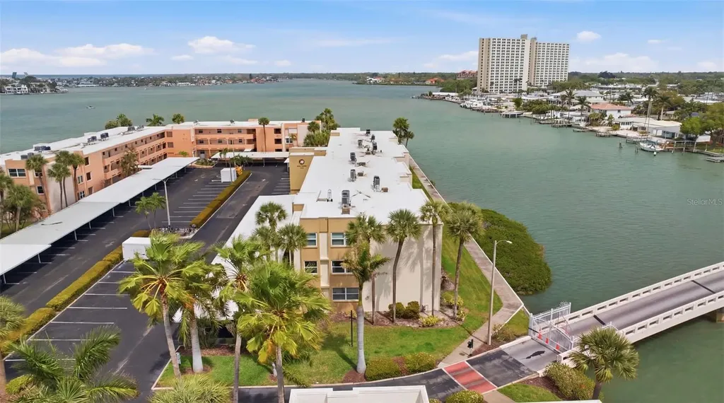 7465 Bay Island Drive S South Pasadena FL 33707
